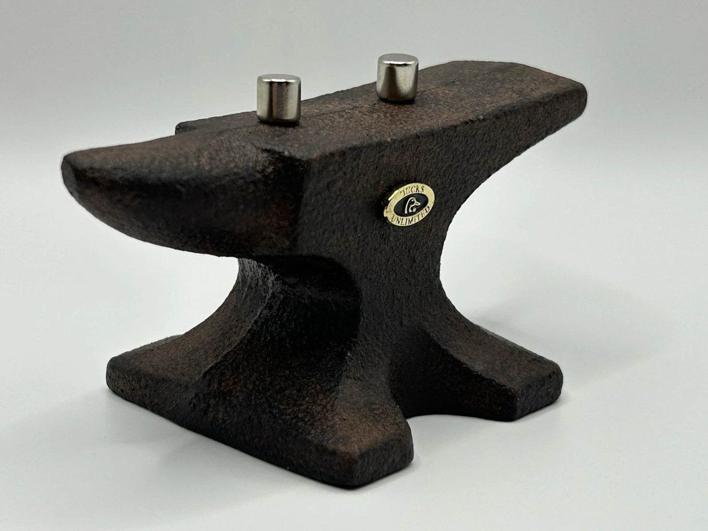 Anvil Knife Stand Display With Ducks Unlimited Shield/Badge & Magnets